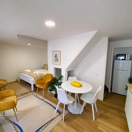 Casa 7 Janelas Апартаменты Пениши