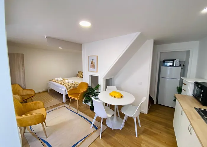 Casa 7 Janelas Апартаменты Пениши